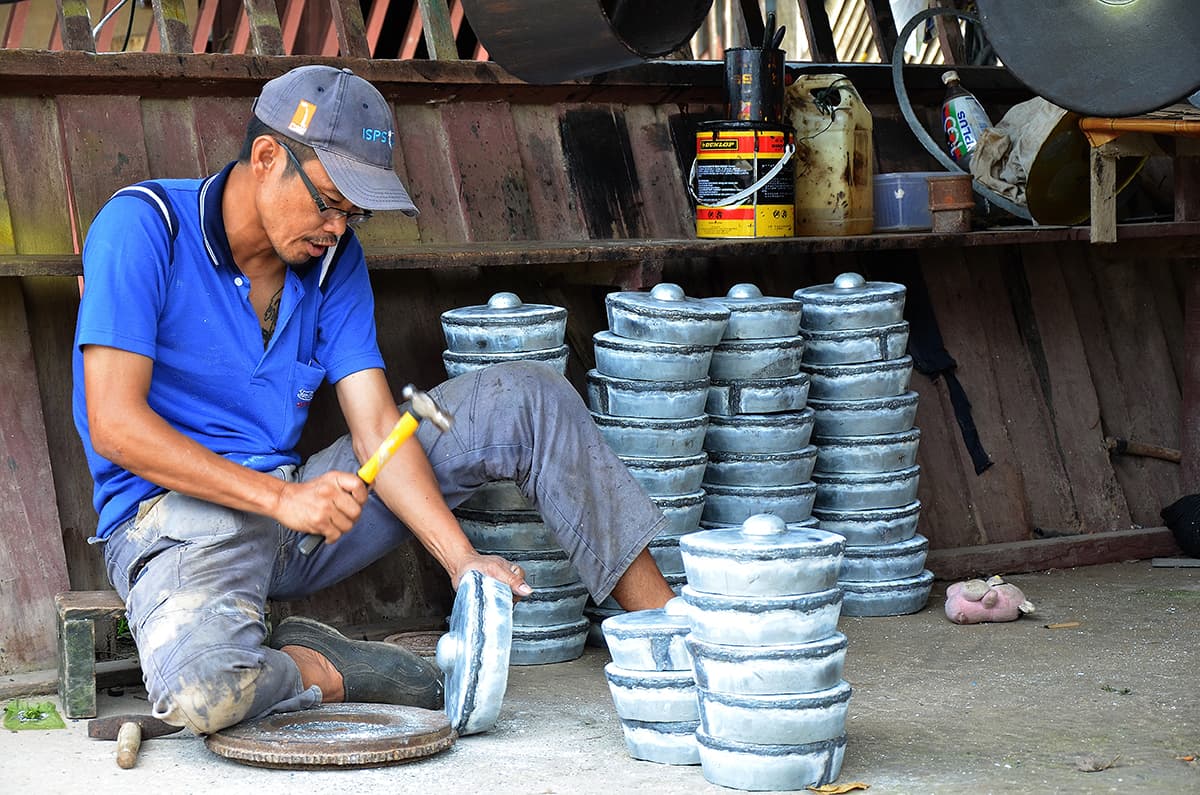gong making.jpg